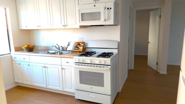 Building Photo - 2848 Morningside St