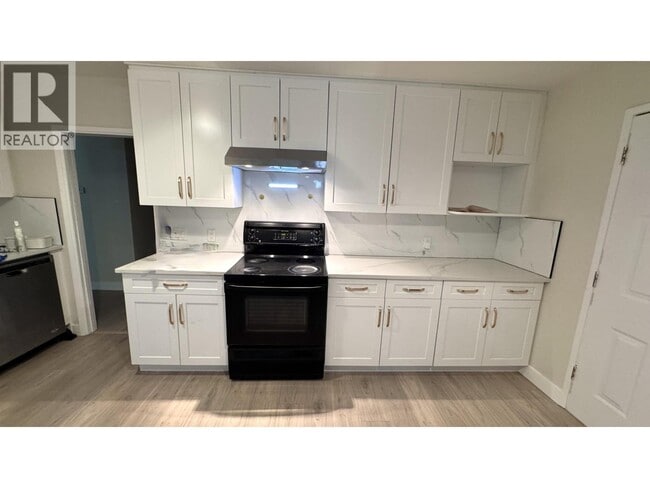 Building Photo - 5552 Jersey Ave