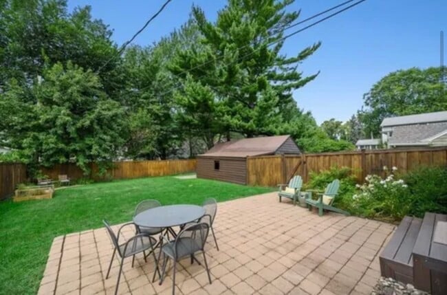 patio - 3810 Huntington Ave