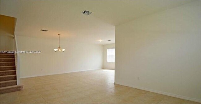 Foto del edificio - 830 NE 191st St