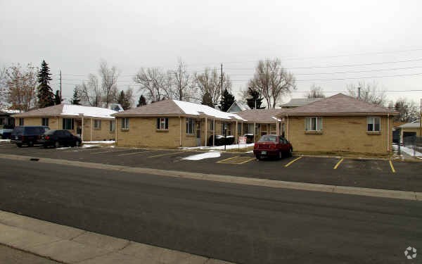 Primary Photo - 3269-3285 Benton St