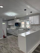 Building Photo - 20 Harcourt Ave