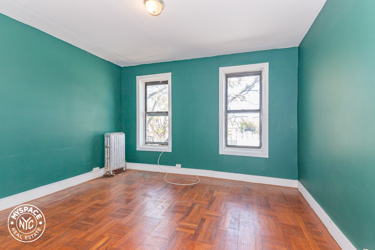 Primary Photo - 401 E 21st St