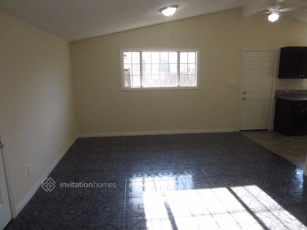 Foto del edificio - 8959 Haskell St