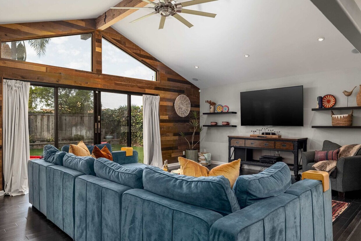 Primary Photo - 6922 Jackson Dr