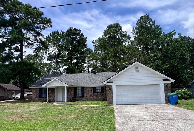 Foto del edificio - Beautiful 3 bedroom home in Bloomingdale minutes from Pooler