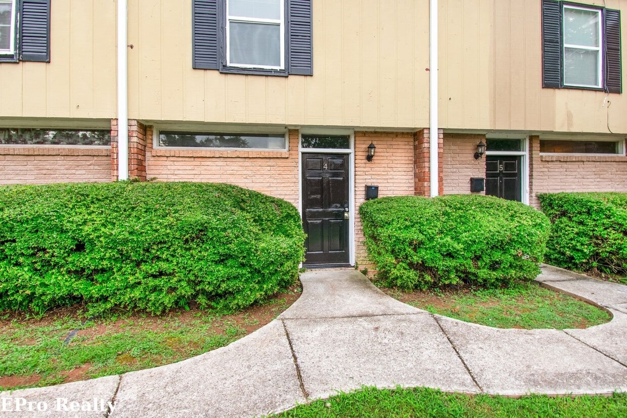 Foto principal - Don’t Miss Out! Look, Lease, and Live Spec...