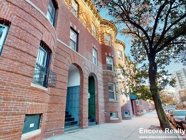 Building Photo - 32 S Huntington Ave