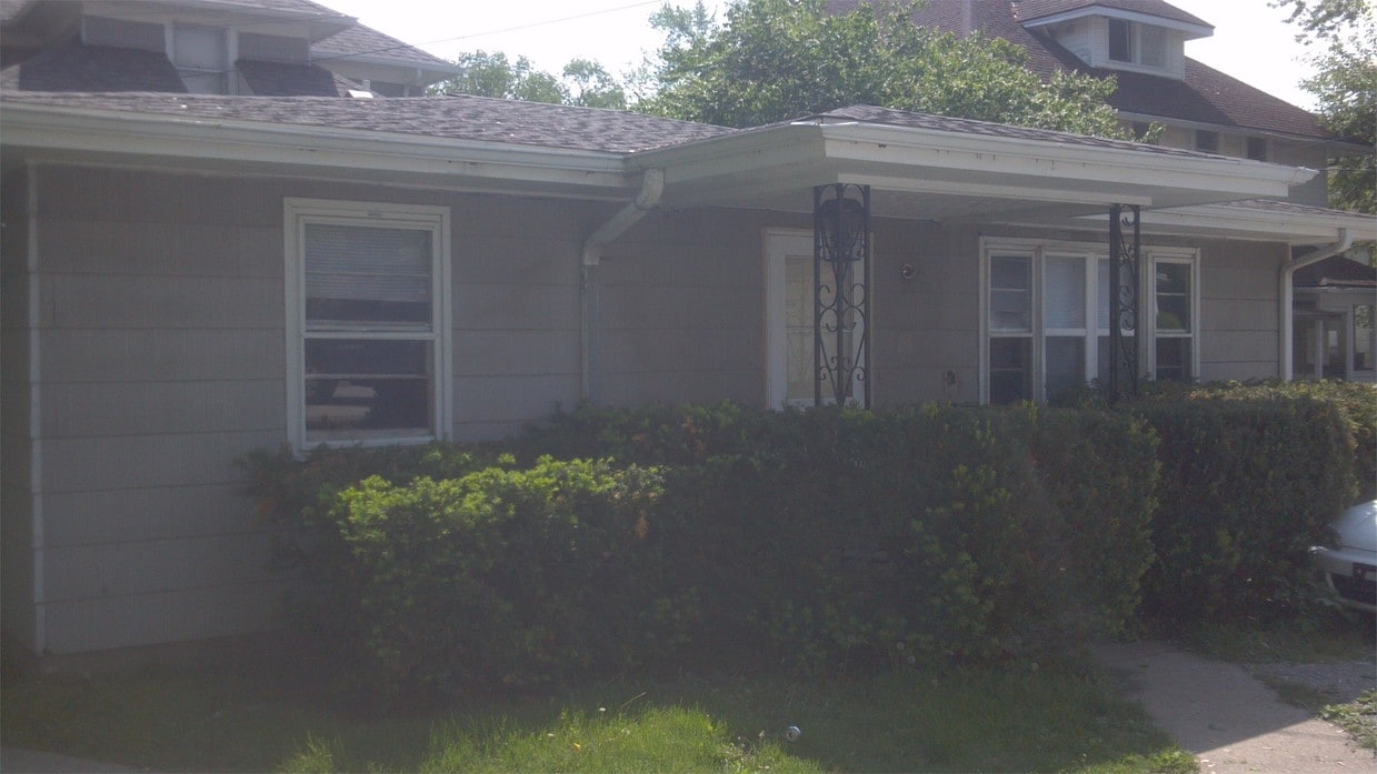 Building Photo - 419 Vine St