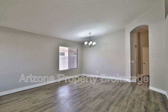 Building Photo - 451 E Appaloosa Rd