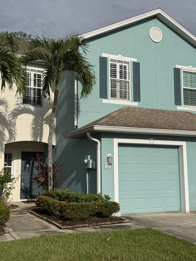 Building Photo - 3638 Pine Oak Cir
