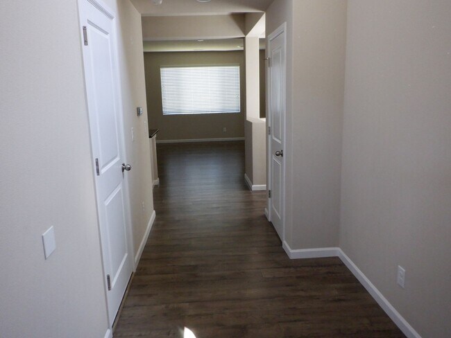 Building Photo - 3338 Juno Court Northeast