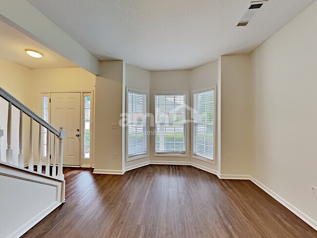 Building Photo - 2613 Newtons Crest Cir