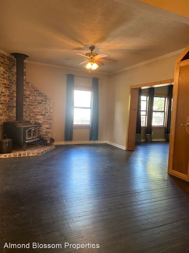 3 br, 2.5 bath House 450 N. Plumas Ave House Rental in Willows, CA