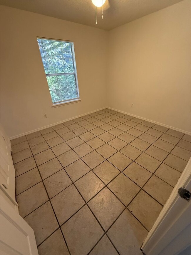 Building Photo - 222-224 Cane Hill St