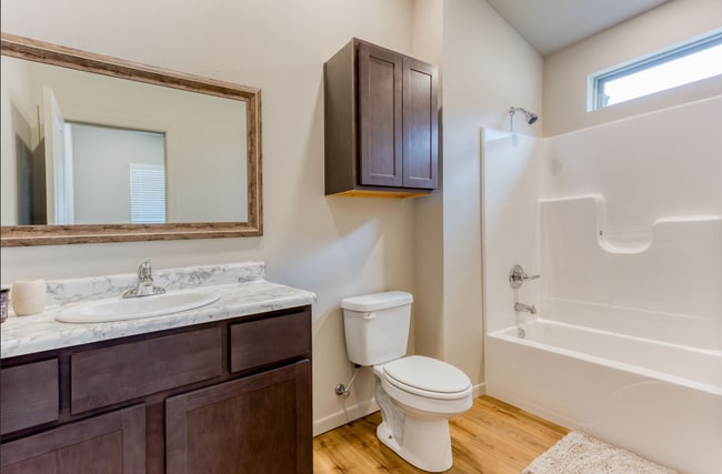 Building Photo - 402 Lincoln Ln