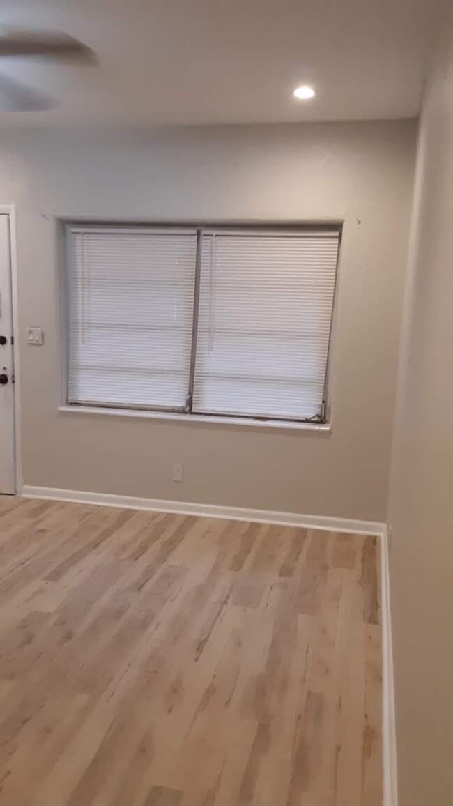 Foto del edificio - 1943 Madison St