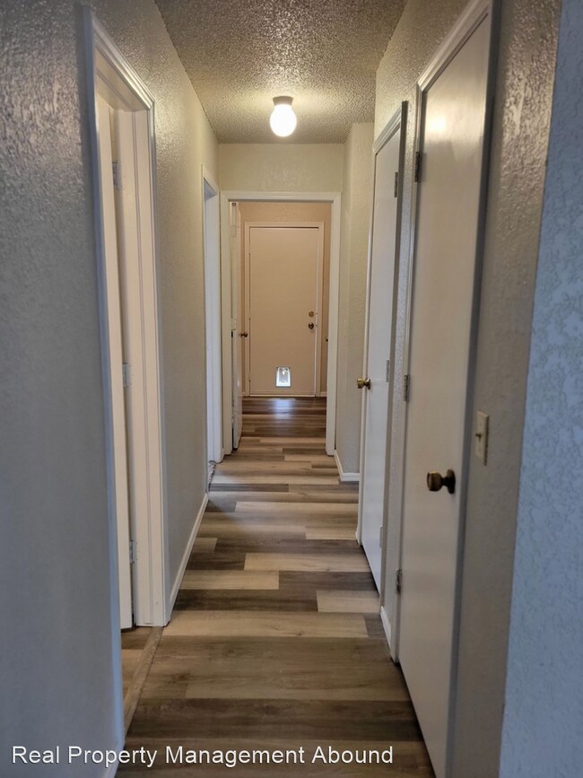 Foto del edificio - 3 br, 2 bath House - 8008 N 117th East Ave.