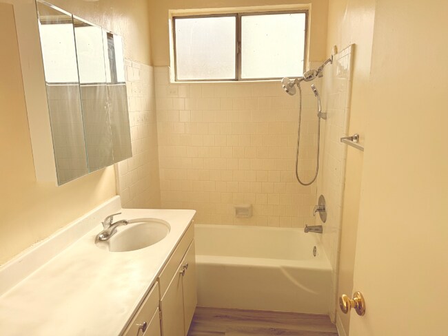 Foto del edificio - 1516 Rock Glen Ave