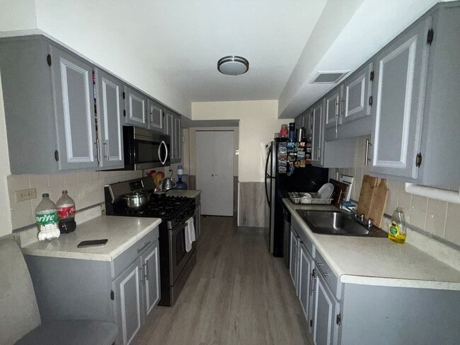 Foto del edificio - 1204 Roth Ct