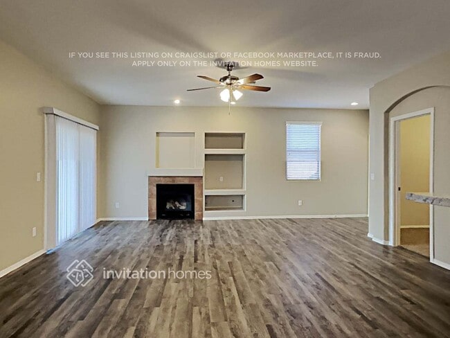 Foto del edificio - 12552 W Estero Ln