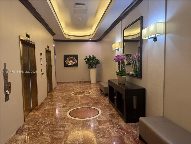 Foto del edificio - 3610 Yacht Club Dr