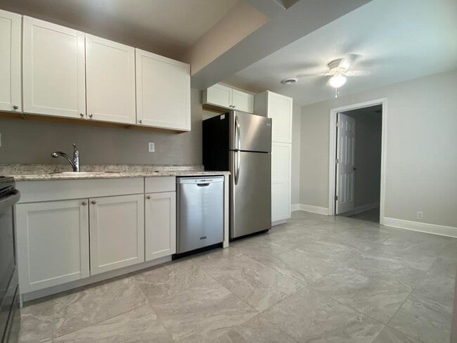 Foto del edificio - Two Bedroom Beachside Duplex with Garage!