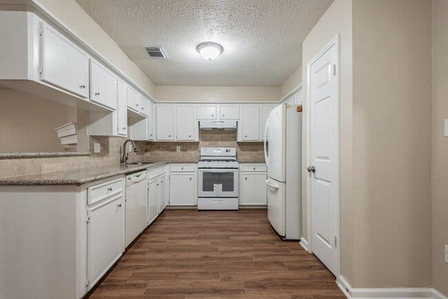 Foto del edificio - 1007 Cascade Creek Dr