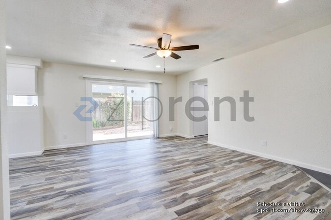 Building Photo - 6102 Templeton Dr