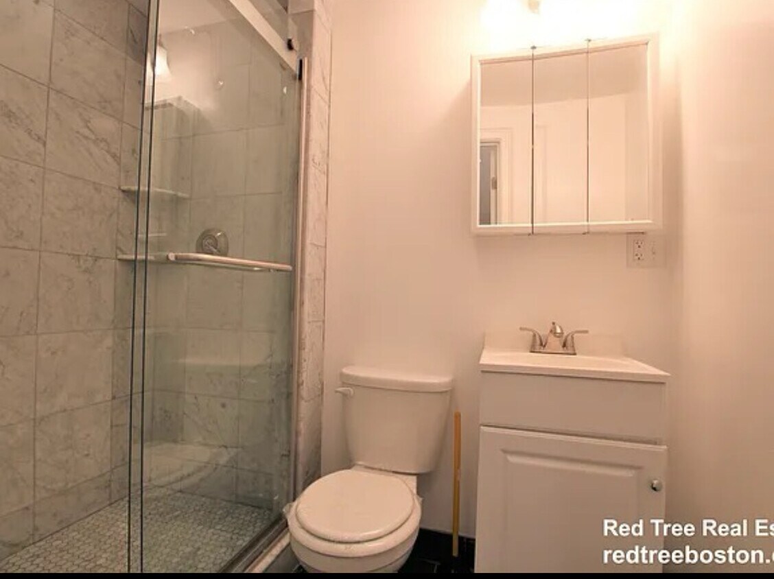 Foto del edificio - 252 Newbury St