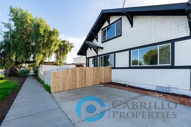 Building Photo - 138 5th Ave