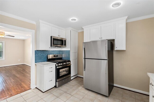 Building Photo - 3110 Southmore Blvd