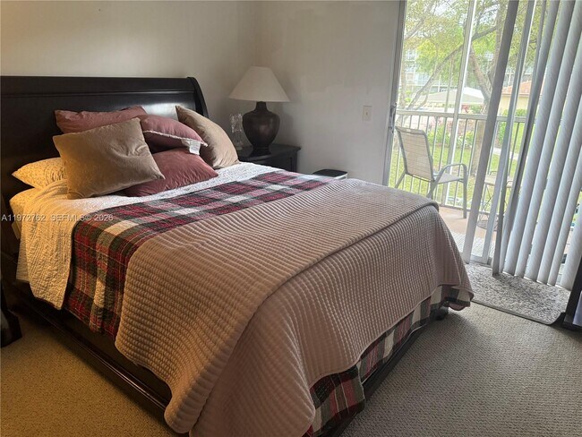 Foto del edificio - 13255 SW 9th Ct