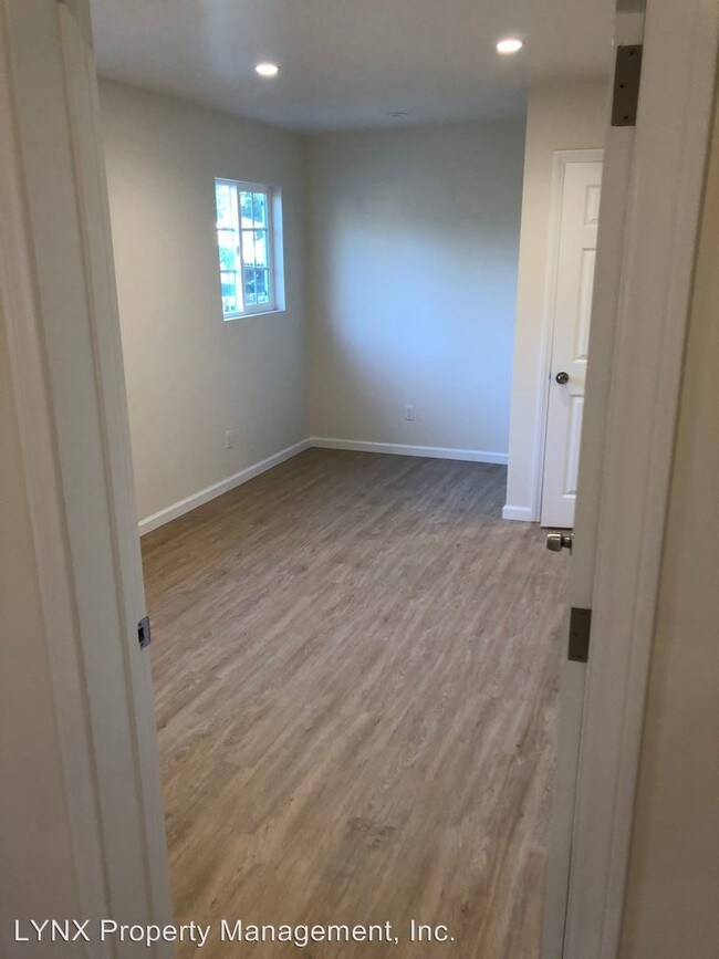 Foto del edificio - 1523 Chapala St