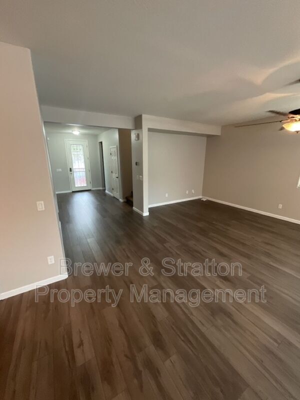 Foto del edificio - 4137 E Devon Dr