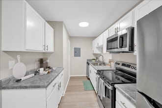 Building Photo - Rochester Place