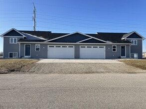 Building Photo - 3677 E Rubyred Dr
