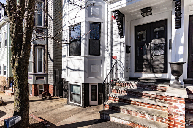 Building Photo - 28 Telegraph St