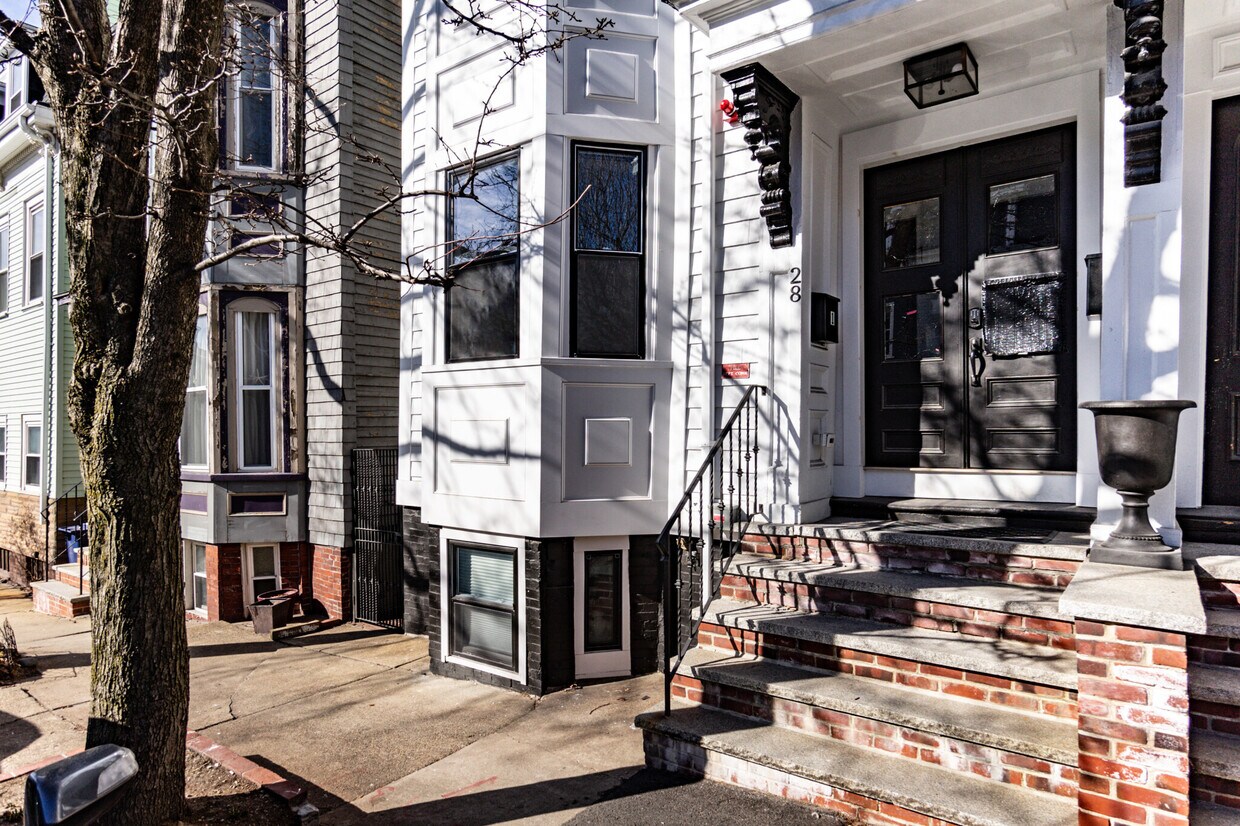Primary Photo - 28 Telegraph St