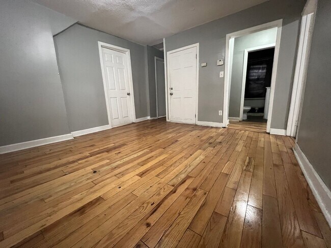 Foto del edificio - 2356 N Thomas Ave