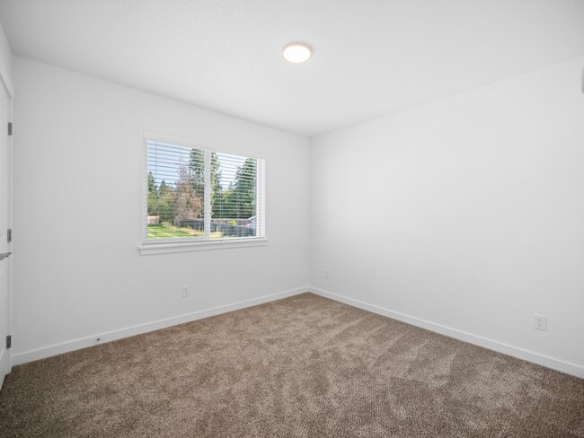 Building Photo - Newer Duplex in Deer Park 3bed, 2.5 bath