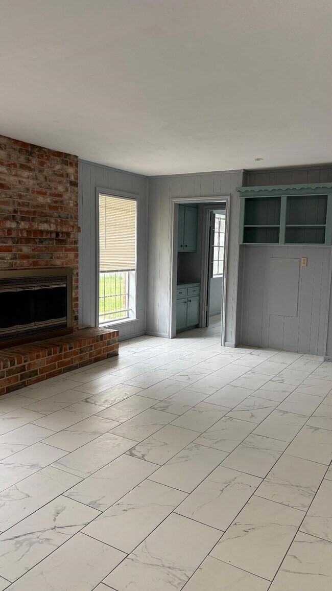 Foto del edificio - 8838 Stroud Dr