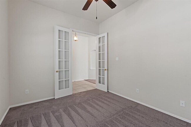 Foto del edificio - 908 Rusk Rd