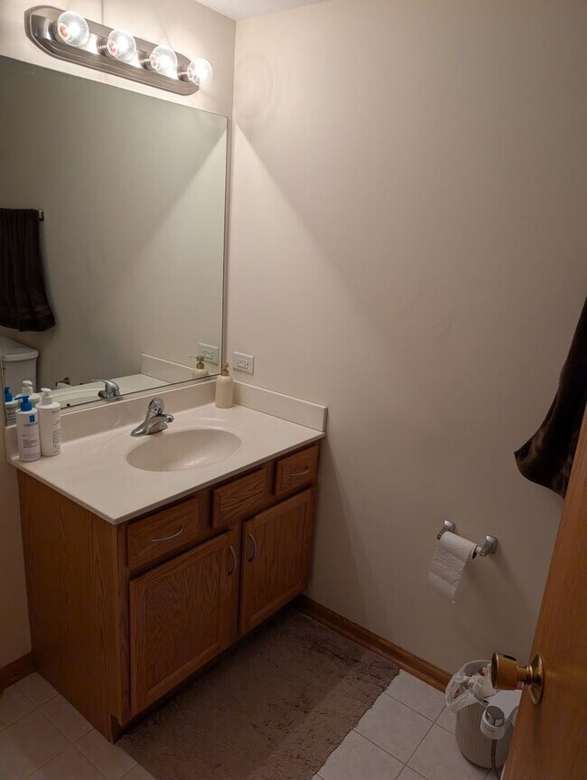 Foto del edificio - 16641 Liberty Cir