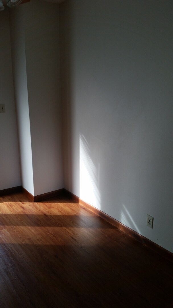 Foto del edificio - 2 Bedroom, 1.5 Bath Townhouse in Clinton, IA
