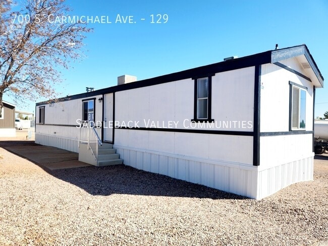 Building Photo - 700 S Carmichael Ave