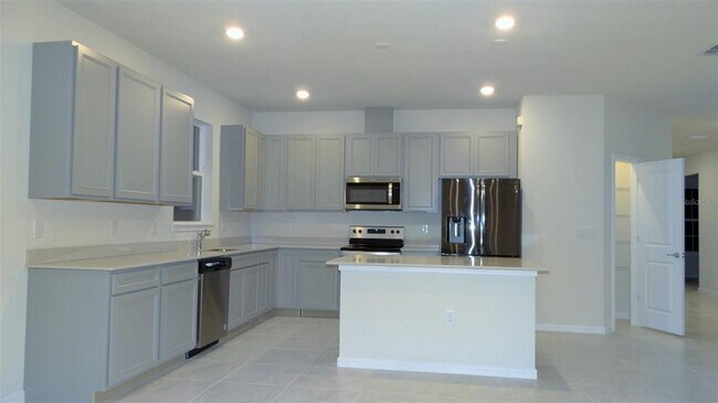 Foto del edificio - 7641 Syracuse Dr