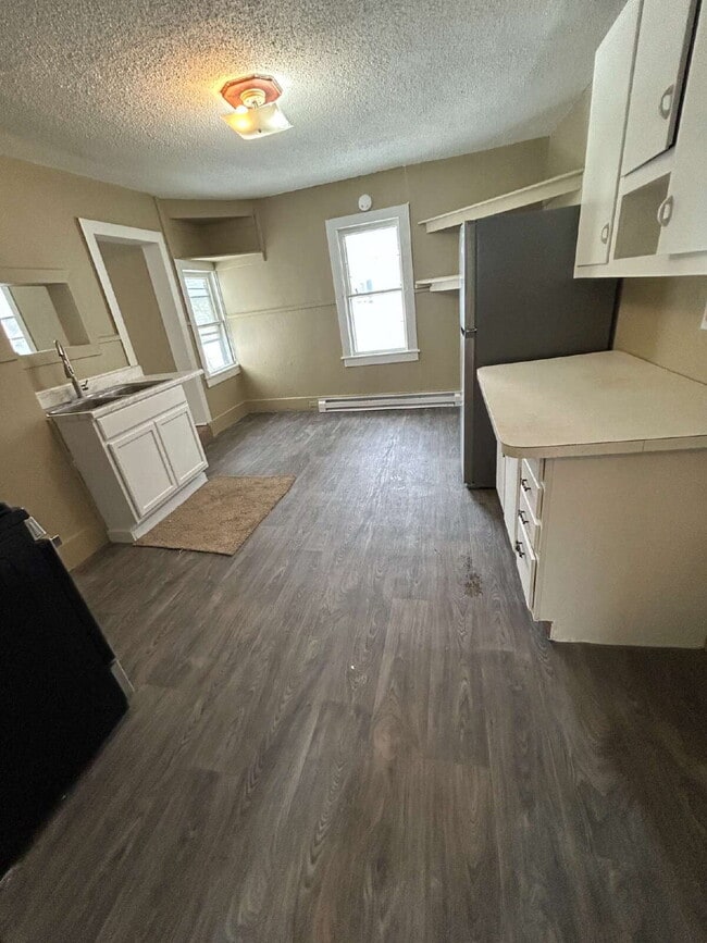 Building Photo - 1 Bedroom Available in Mount Morris – Available August 15th, 2026