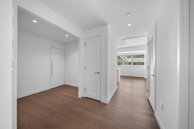 Building Photo - 800 Ave at Port Imperial Blvd