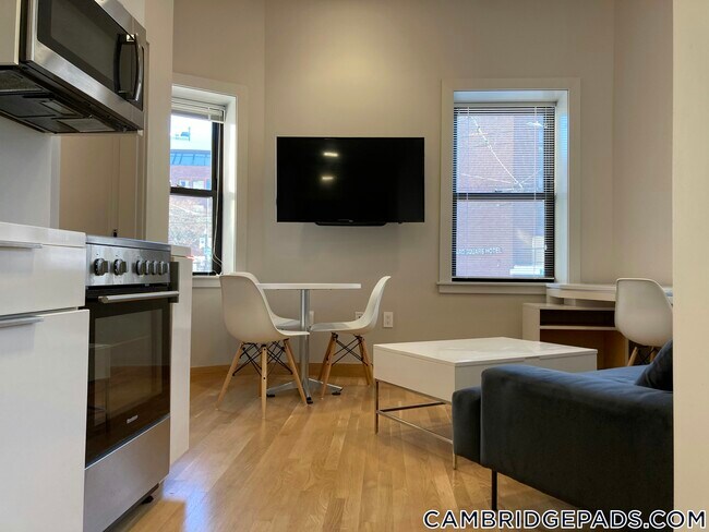 Building Photo - 115 Mt Auburn St